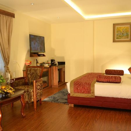 Crescent Resort, Darjeeling Дарджилинг Экстерьер фото