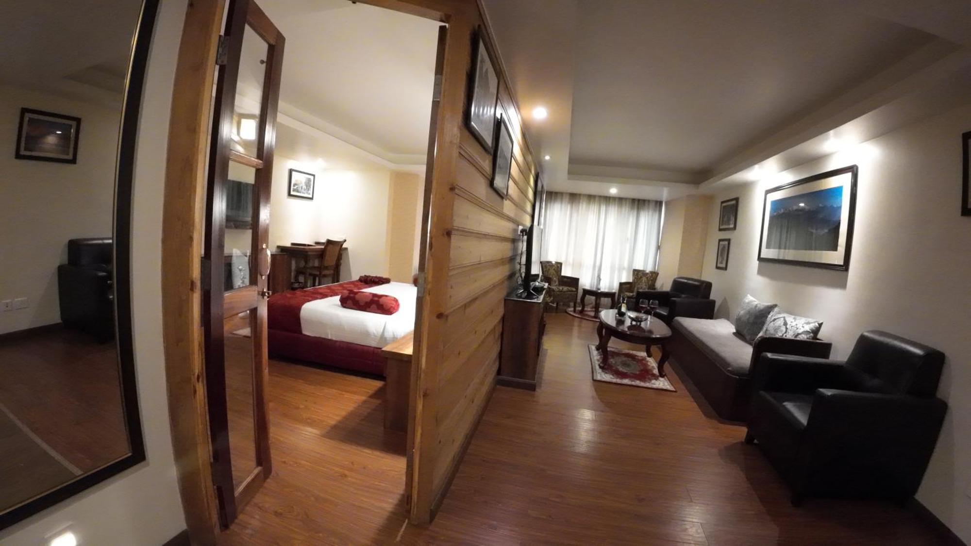 Crescent Resort, Darjeeling Дарджилинг Экстерьер фото